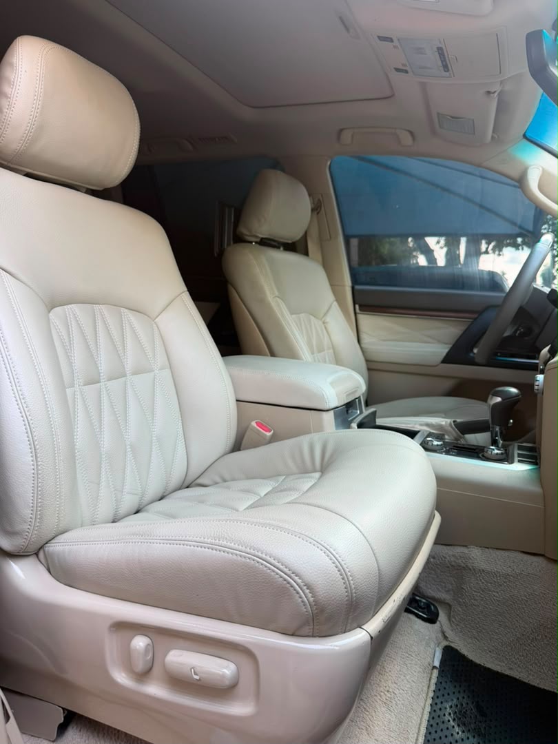 
								FOREIGN USED 2020 TOYOTA LAND CRUISER GXR 🇺🇸  PRICE: 60M💰  ABUJA DEAL 📍  NATIONWIDE DELIVERY full									