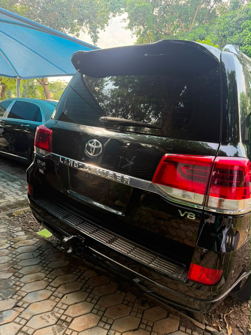 
								FOREIGN USED 2020 TOYOTA LAND CRUISER GXR 🇺🇸  PRICE: 60M💰  ABUJA DEAL 📍  NATIONWIDE DELIVERY full									