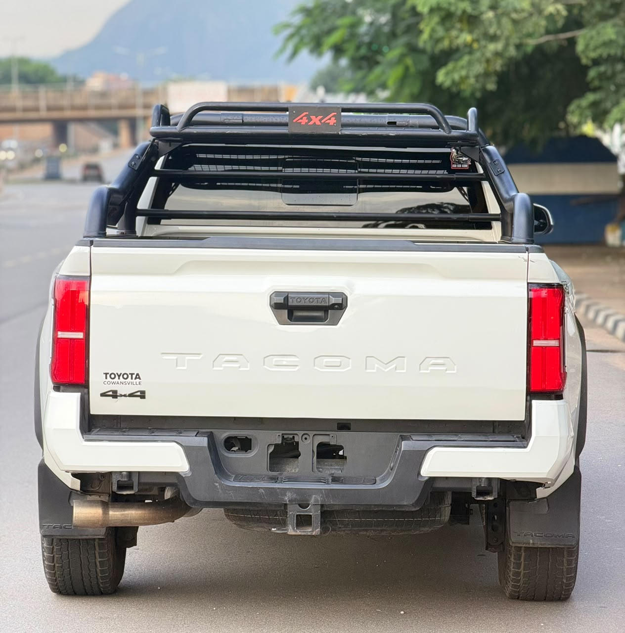 
								2024 TOYOTA TACOMA — BUILT TO CONQUER!🔥  Rugged. Powerful. Modern. Ready for anything. 💪🏽  90m OnLy💰 custom duty   If you want a pickup that combines strength, style & reliability, this is the one. 🚀  AbuJa LoKaTioN full									