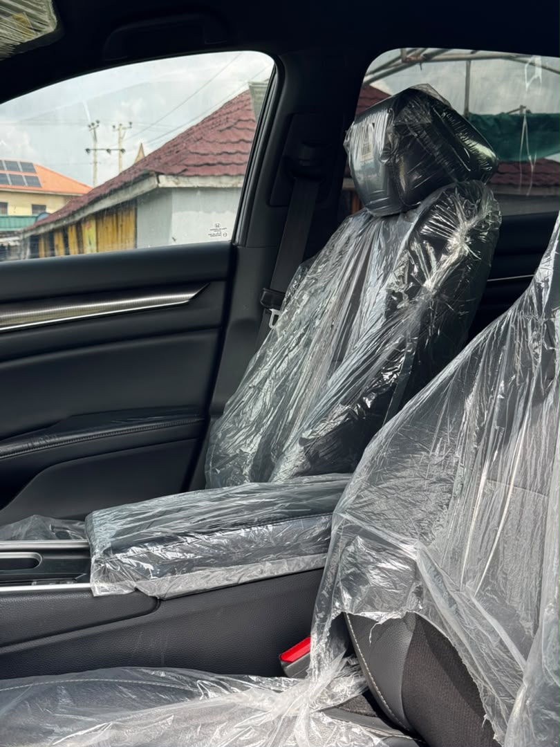 
								Giveaway Deal‼️‼️‼️ (81k Mileage) Grade A (Few months registered) 2018 Honda Accord (Sport) car is in pristine condition (Nothing To Fix) (Keyless & Back Ac Vent) with duty going for just 17.8m slightly negotiable with me Lugbe Abuja📍  ZERO CHAIN DEAL full									