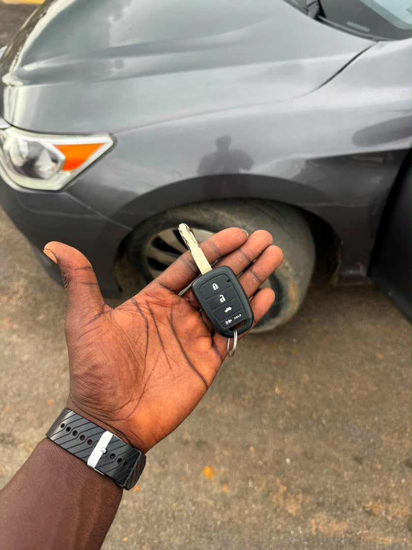 
								Giveaway Deal‼️‼️‼️ (42k mileage) Carefully Used 2013 (V4) Facelifted Honda Accord car is in pristine condition (Nothing To Fix) with original duty going for just 7.6m Last with sambo car with me Lugbe Abuja📍 ZERO CHAIN DEAL full									