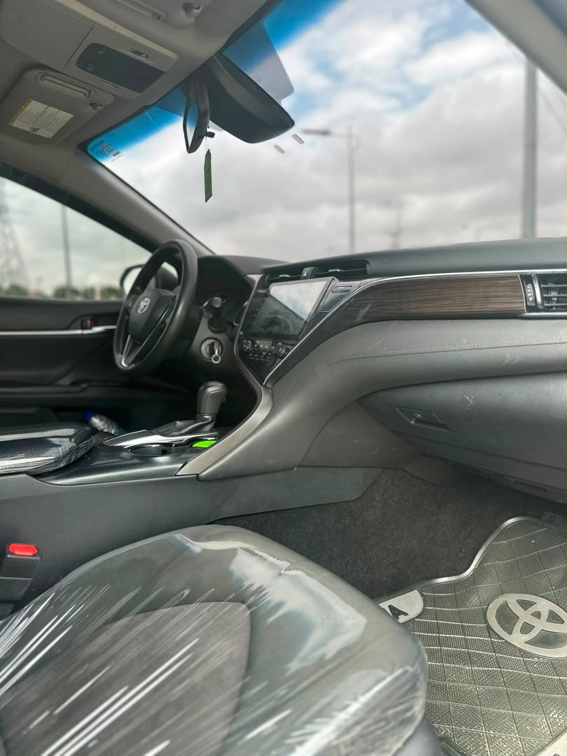 
								Giveaway Deal‼️‼️‼️ (101k Mileage) Foreign Used V4 2018 Camry LE car is in pristine condition (Pure Accident Free) with 2026 may entry duty going for just 22.5m Last with me Lugbe Abuja📍 ZERO CHAIN DEAL full									