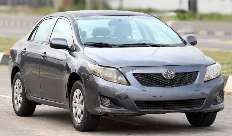 NEATLY USED 2010 TOYOTA COROLLA LE IN PRISTINE CONDITION WITH PROPER DOCUMENTATION UNTAMPERED SYSTEM GOING FOR 7.5M ABUJA DEAL
