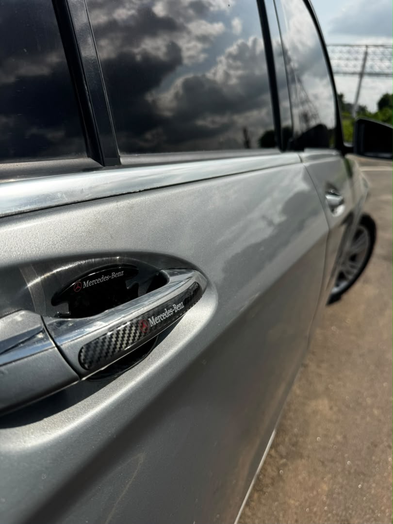 
								Giveaway Deal‼️‼️‼️ Carefully Used 2014/15 Mercedes Benz GLK350 (4Matic) car is pristine condition (Key Entry Power Booth & Double Pano) buy and drive with original duty going for just 11m Last to my pocket with sambo (Moveable) Lugbe Abuja📍 ZERO CHAIN DEAL full									