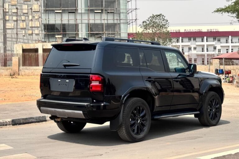 BRAND NEW 2025 TOYOTA PRADO TWIN TURBO WITH ORIGINAL CUSTOM DUTY FULLY PAID GOING FOR 122M ABUJA DEAL