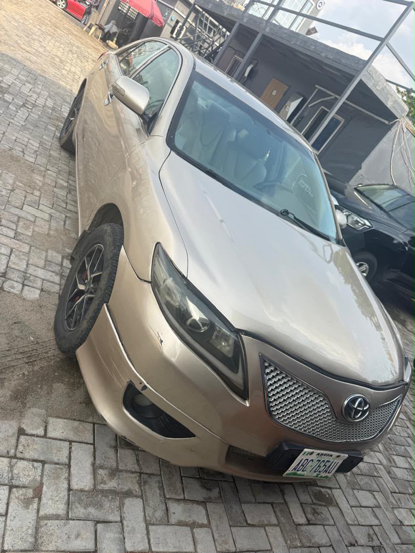 
								Distress Distress Distress 🔥🔥🔥🔥‼️‼️   2009 Toyota Camry  With Untampered engine and gear  Ac Moscow standard  Buy and travel  Going for 6m  Abuja deal full									