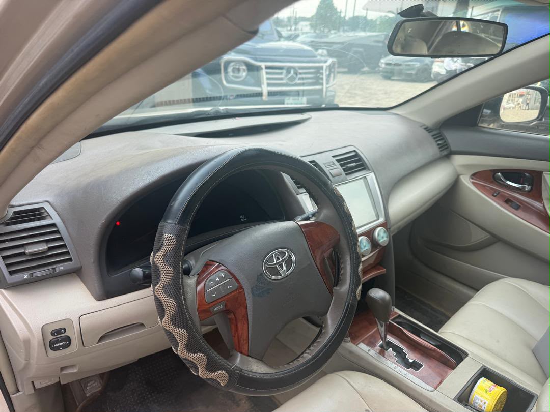 
								Distress Distress Distress 🔥🔥🔥🔥‼️‼️   2009 Toyota Camry  With Untampered engine and gear  Ac Moscow standard  Buy and travel  Going for 6m  Abuja deal full									