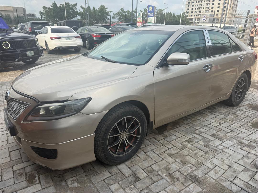 
								Distress Distress Distress 🔥🔥🔥🔥‼️‼️   2009 Toyota Camry  With Untampered engine and gear  Ac Moscow standard  Buy and travel  Going for 6m  Abuja deal full									