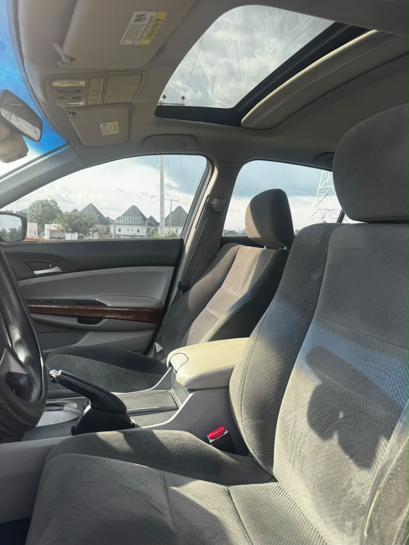 
								Giveaway Deal‼️‼️‼️ (129k Mileage) Carefully Used 2012 on belt Honda Accord car is in pristine condition (Nothung To Fix) (Android Screen & Sunroof) going for just 6.2m Net with small sambo with me Lugbe Abuja📍 ZERO CHAIN DEAL full									