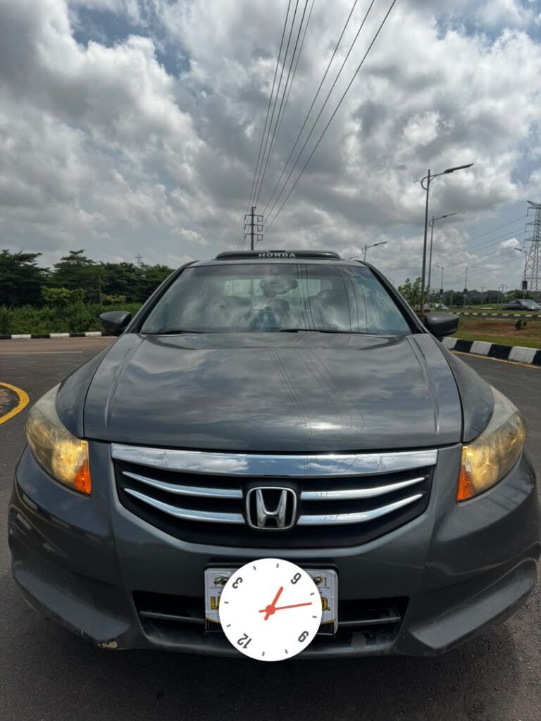 Giveaway Deal‼️‼️‼️ (129k Mileage) Carefully Used 2012 on belt Honda Accord car is in pristine condition (Nothung To Fix) (Android Screen & Sunroof) going for just 6.2m Net with small sambo with me Lugbe Abuja📍 ZERO CHAIN DEAL