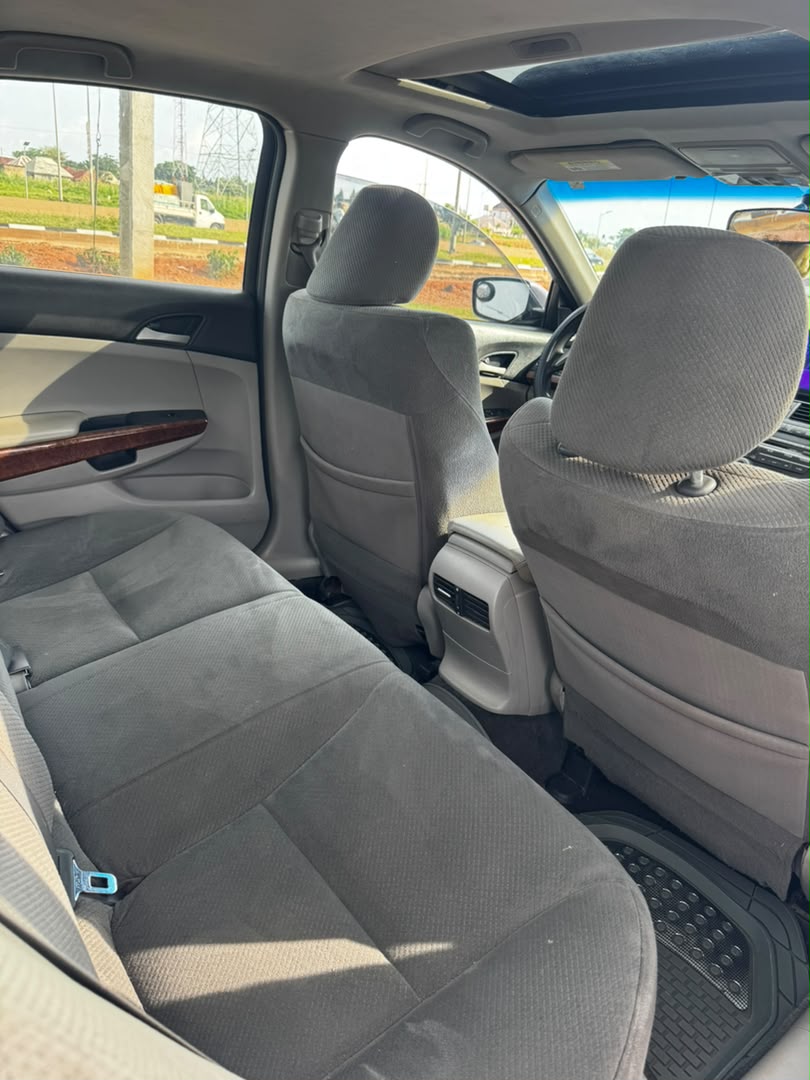 
								Giveaway Deal‼️‼️‼️ (129k Mileage) Carefully Used 2012 on belt Honda Accord car is in pristine condition (Nothung To Fix) (Android Screen & Sunroof) going for just 6.2m Net with small sambo with me Lugbe Abuja📍 ZERO CHAIN DEAL full									