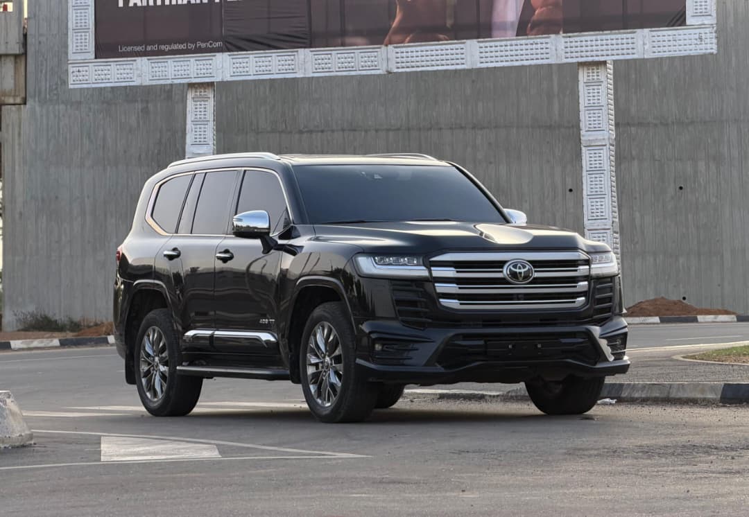
								BRAND NEW 2025 LANDCRUISER VX-R WITH ORIGINAL CUSTOM DUTY FULLY PAID GOING FOR 195M ABUJA DEAL full									