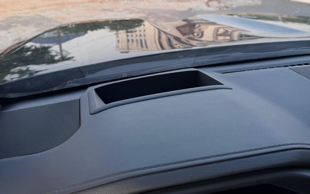 
								BRAND NEW 2025 LANDCRUISER VX-R WITH ORIGINAL CUSTOM DUTY FULLY PAID GOING FOR 195M ABUJA DEAL full									