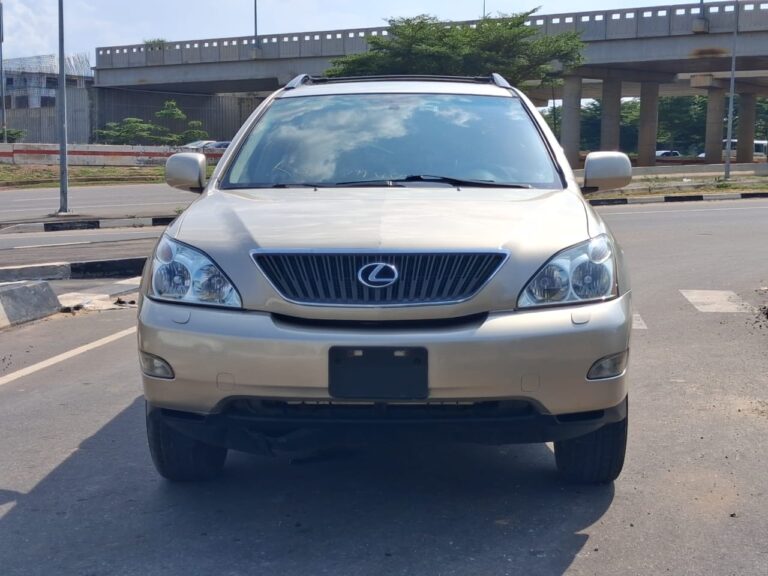 FOREIGN USED 2006 LEXUS RX330 IN PRISTINE CONDITION NOTHING TO FIX WITH ORIGINAL CUSTOM DUTY GOING FOR 12.5M ABUJA DEAL