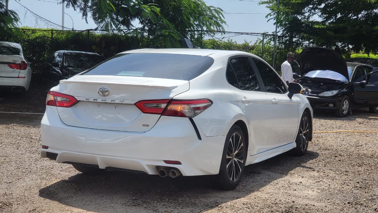 
								Distress Sell Few Months Used Toyota Camry 2019 SE Keyless for just 16.5m Abuja full									