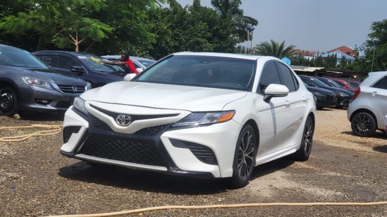Distress Sell Few Months Used Toyota Camry 2019 SE Keyless for just 16.5m Abuja