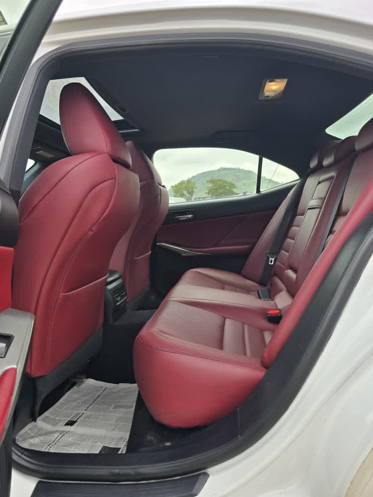 
								FOREIGN USED 🇺🇸 2014 LEXUS IS250 F-SPORT AWD WITH PUSH TO START,SUNROOF,SPORTS+ MODE,REVERSE CAMERA AND VERIFIED DUTY VALID FOR 19.5 MILLION NAIRA ONLY  Buyer settle 500k full									