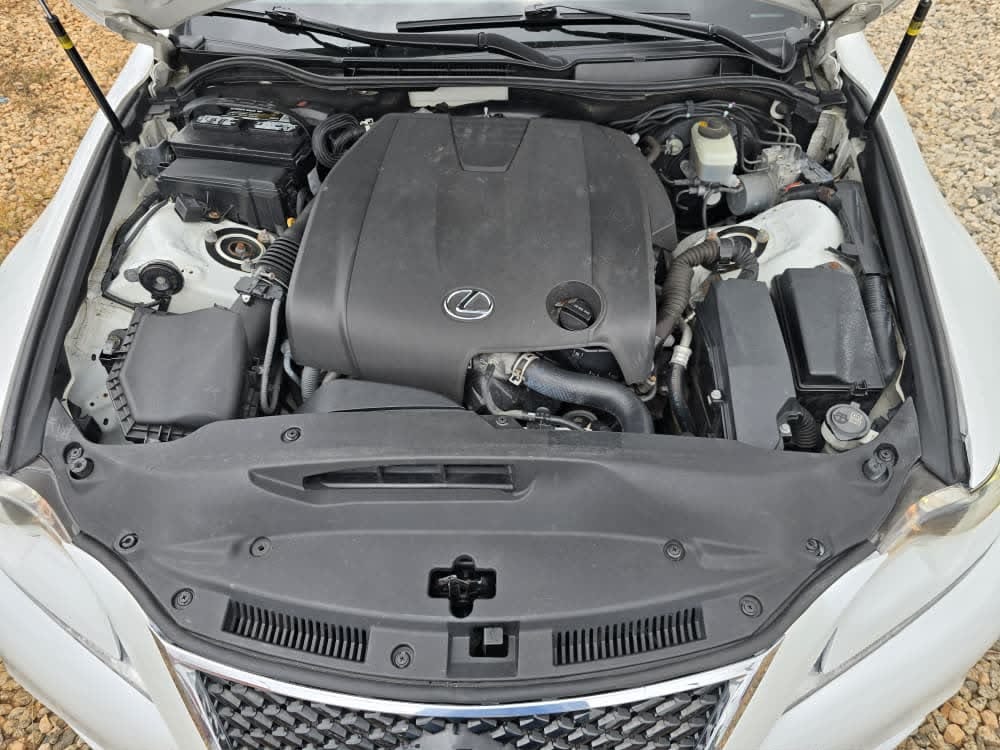 
								FOREIGN USED 🇺🇸 2014 LEXUS IS250 F-SPORT AWD WITH PUSH TO START,SUNROOF,SPORTS+ MODE,REVERSE CAMERA AND VERIFIED DUTY VALID FOR 19.5 MILLION NAIRA ONLY  Buyer settle 500k full									