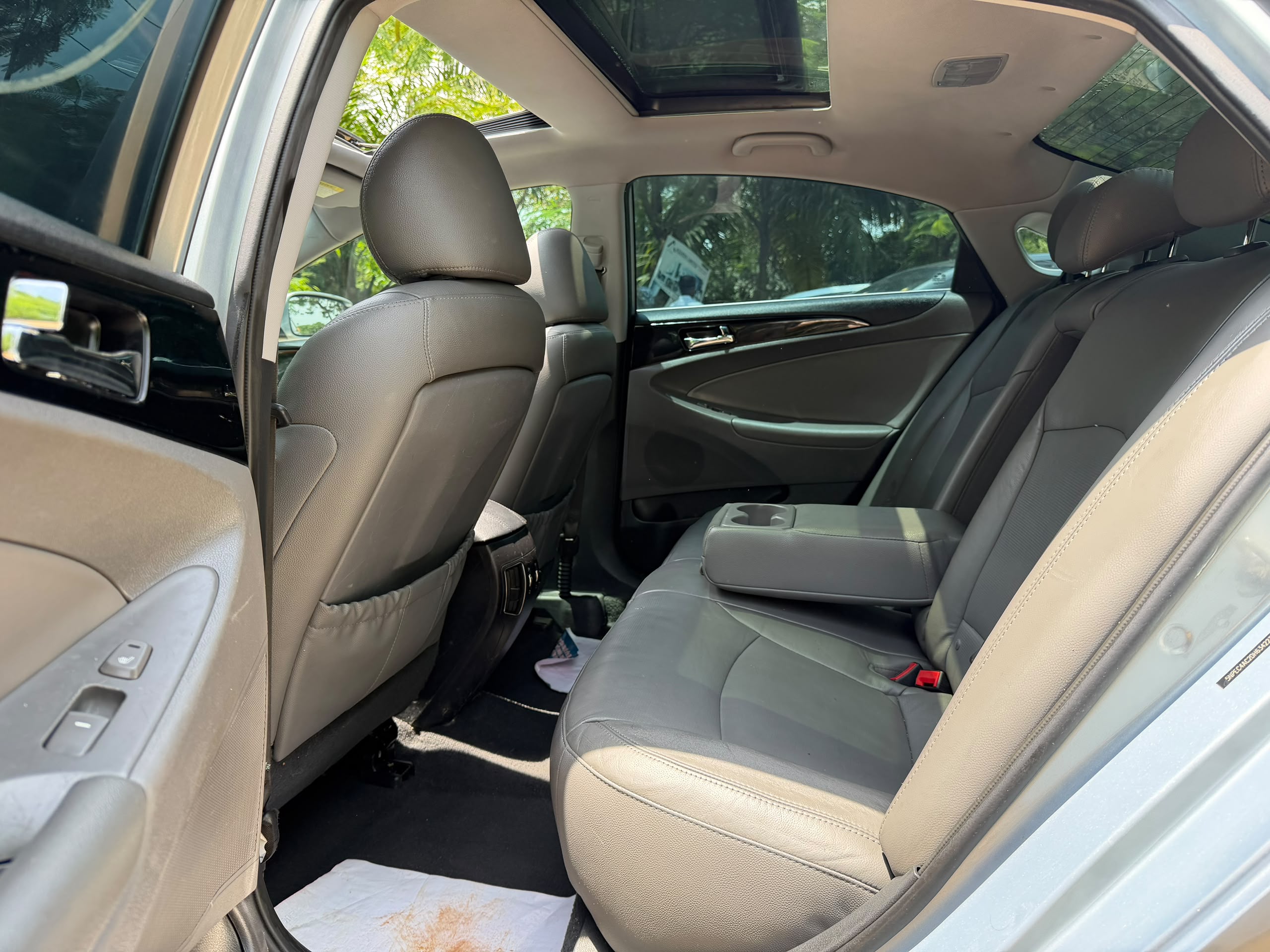 
								New in: Extremely clean foreign used 2013 Hyundai Sonata limited with Double pano, Sept 2026 Duty with keyless entry nothing to fix going for just 11.8m 100k sambo full									