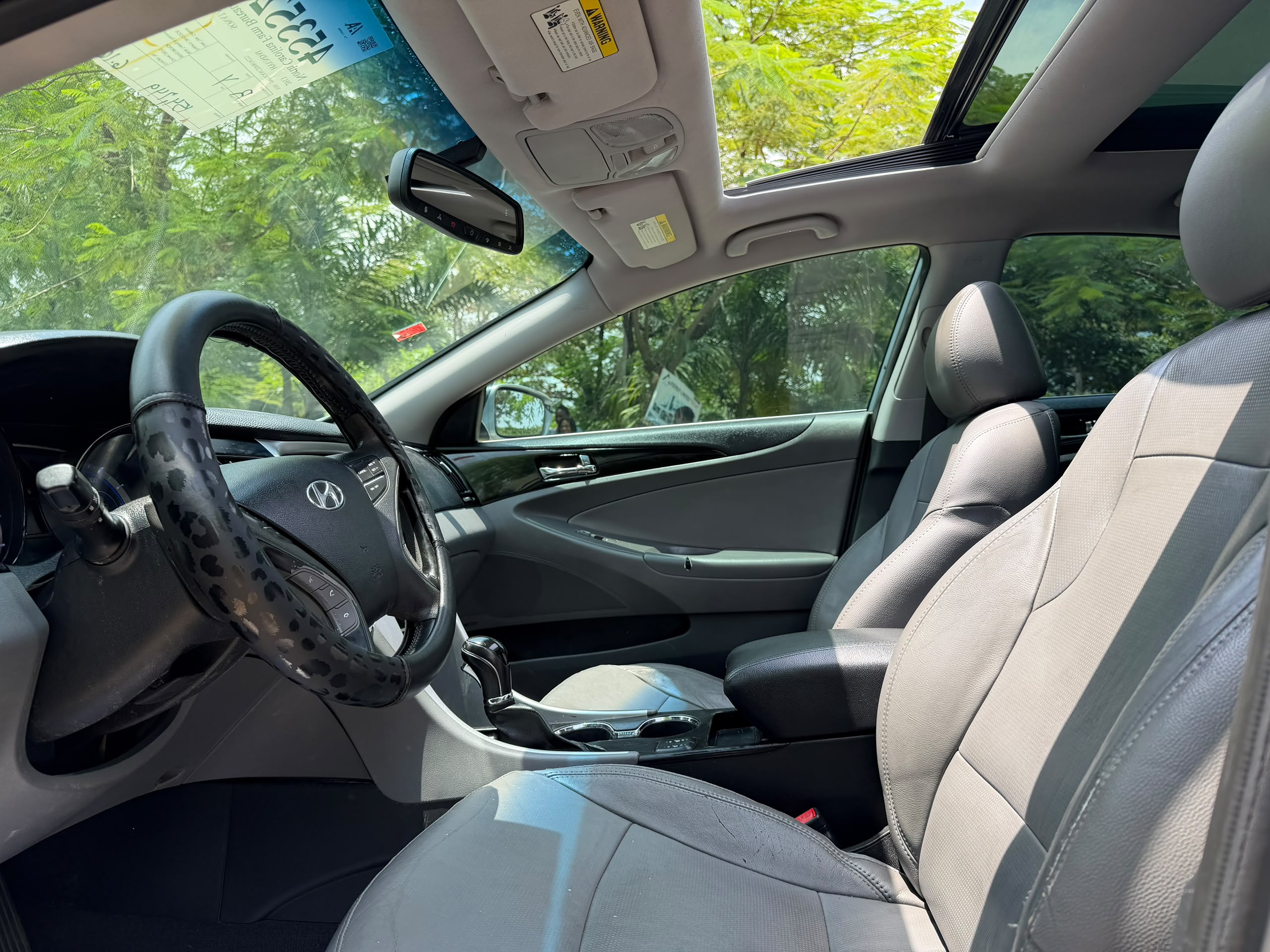 
								New in: Extremely clean foreign used 2013 Hyundai Sonata limited with Double pano, Sept 2026 Duty with keyless entry nothing to fix going for just 11.8m 100k sambo full									