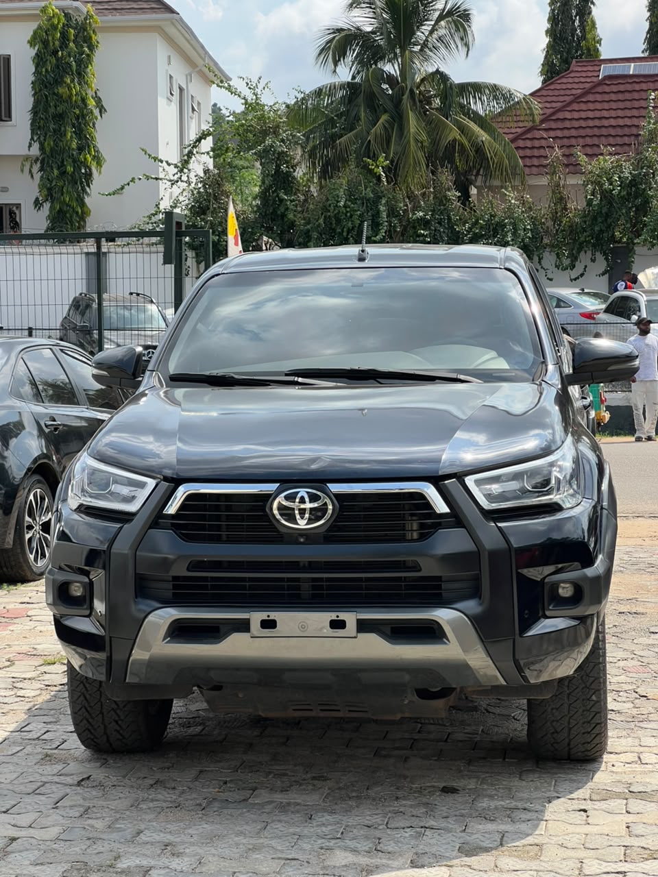 
								Distress Alert direct Belgium  Toyota Hilux 2024 model with untampered engine and gear Ac chilling well Original 2026 custom duty Automatic transmission  👉65m to owner  Buyer settle 1m Location ABUJA  Owner house full									