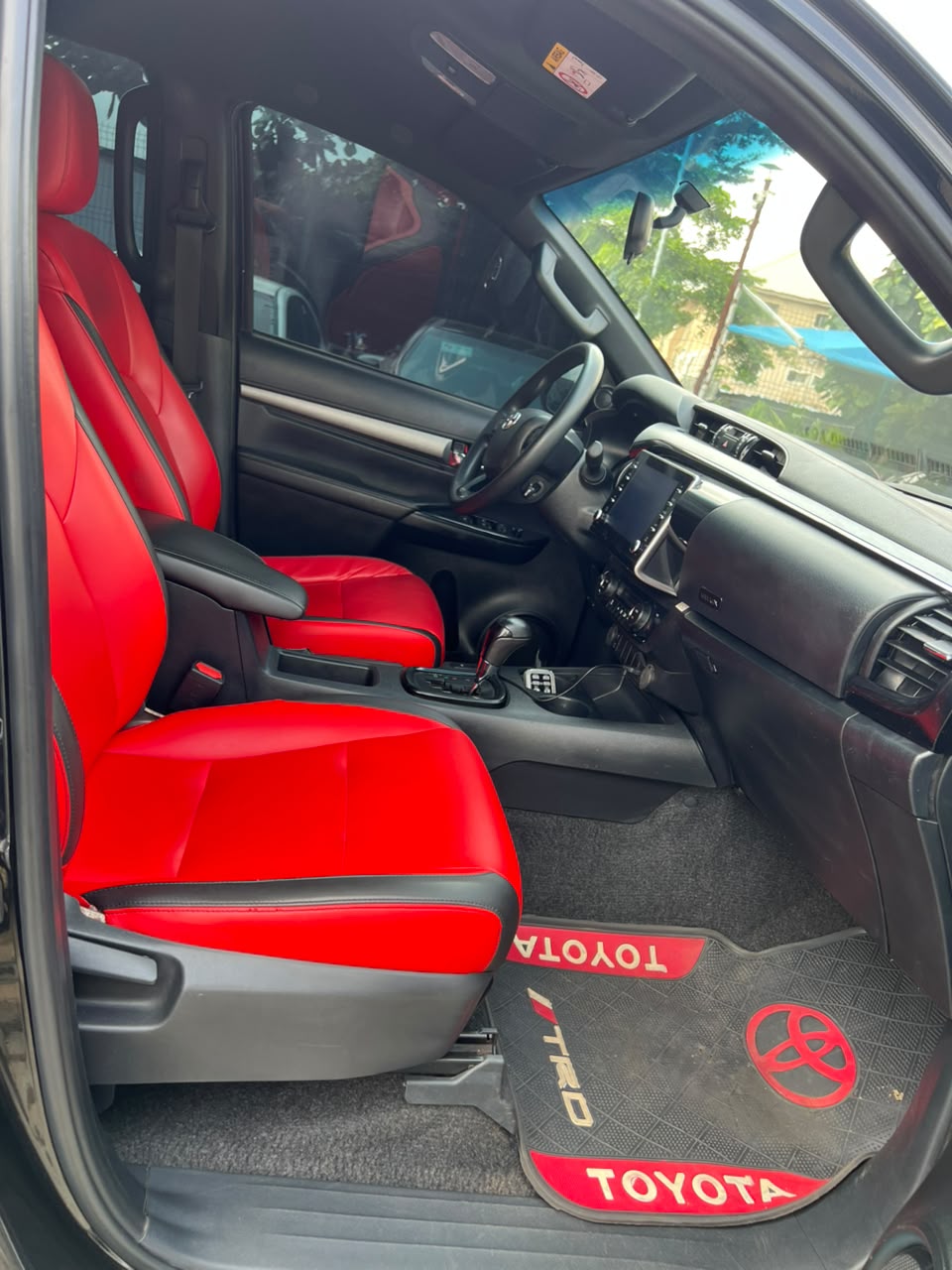 
								Distress Alert direct Belgium  Toyota Hilux 2024 model with untampered engine and gear Ac chilling well Original 2026 custom duty Automatic transmission  👉65m to owner  Buyer settle 1m Location ABUJA  Owner house full									
