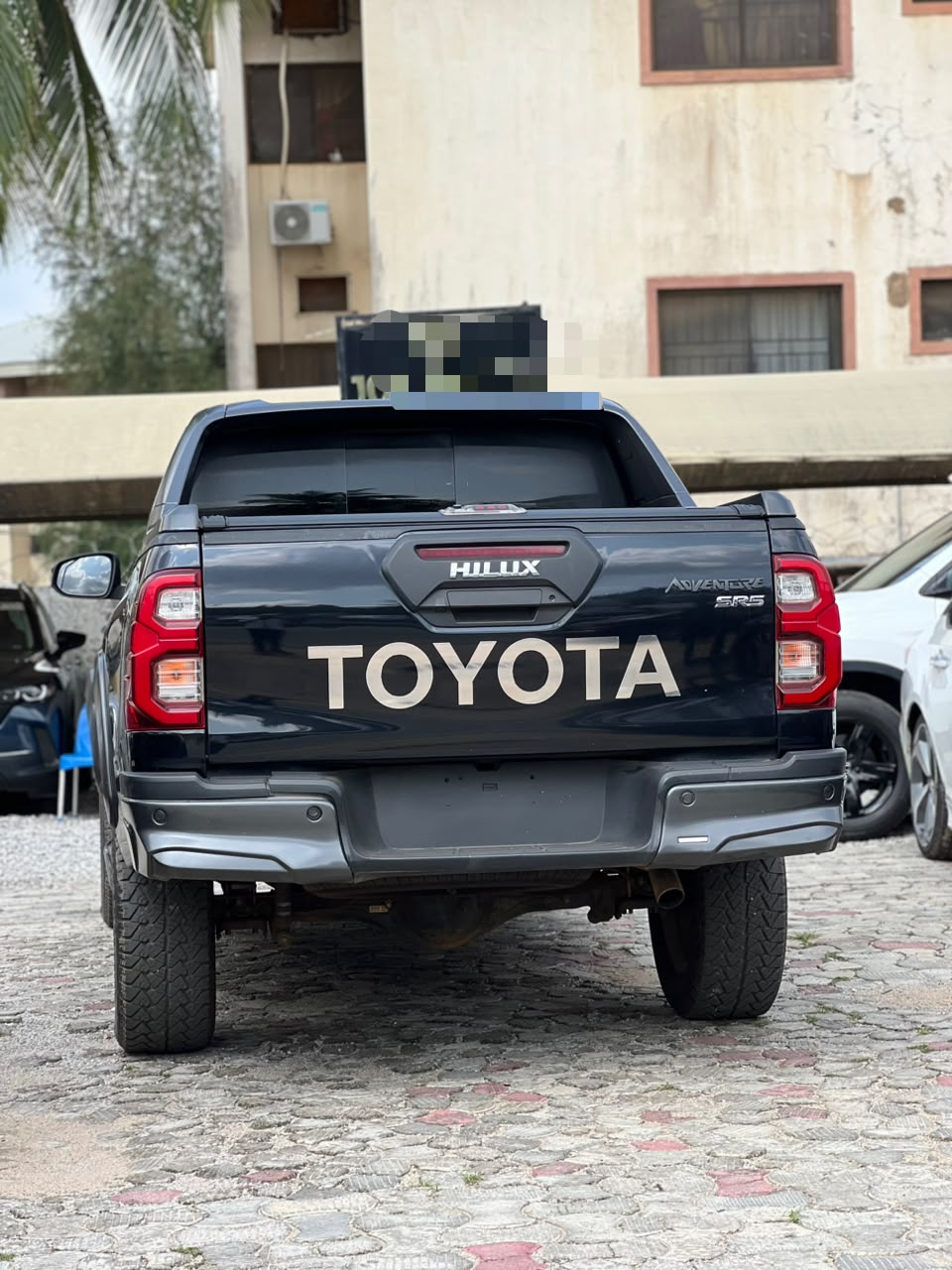 
								Distress Alert direct Belgium  Toyota Hilux 2024 model with untampered engine and gear Ac chilling well Original 2026 custom duty Automatic transmission  👉65m to owner  Buyer settle 1m Location ABUJA  Owner house full									