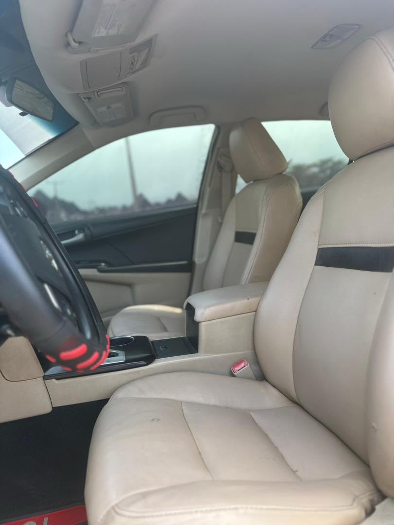 
								Giveaway Deal‼️‼️‼️ (180k Mileage) Carefully Used 2013/2014 V4 Toyota Camry car is in pristine condition (No Check Ebgune Light) with original duty going for just 8.7m NET WITH SMALL SAMBO Lugbe Abuja📍 ZERO CHAIN DEAL full									
