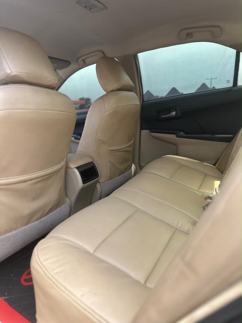 
								Giveaway Deal‼️‼️‼️ (180k Mileage) Carefully Used 2013/2014 V4 Toyota Camry car is in pristine condition (No Check Ebgune Light) with original duty going for just 8.7m NET WITH SMALL SAMBO Lugbe Abuja📍 ZERO CHAIN DEAL full									