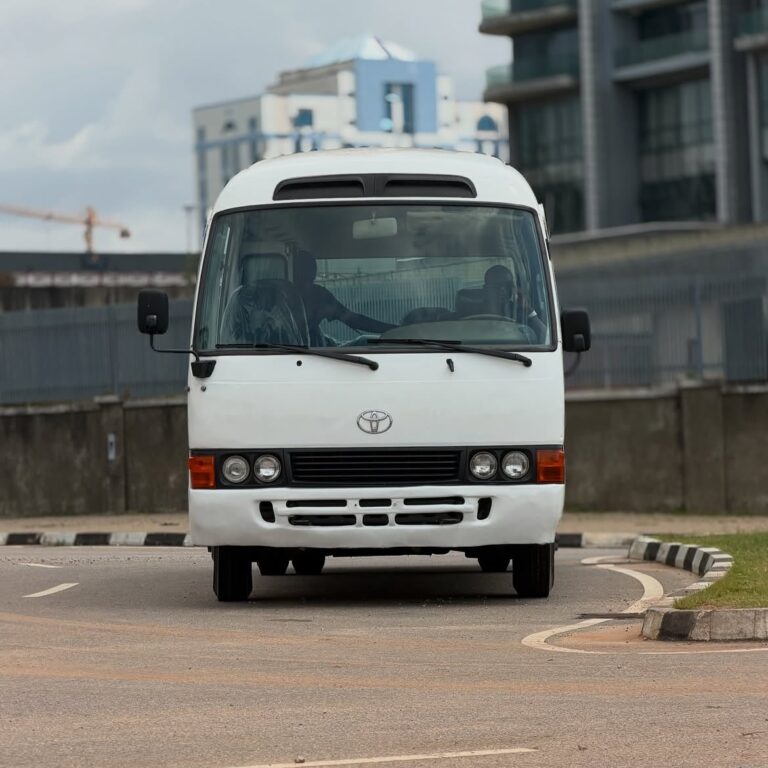 SUPER CLEAN REGISTERED TOYOTA COASTER 2012   25 seaters, manual transmission, 4 plugs engine   ORIGINAL DUTY 📃  PRICE: 38M   ABUJA DEAL   NATIONWIDE DELIVERY