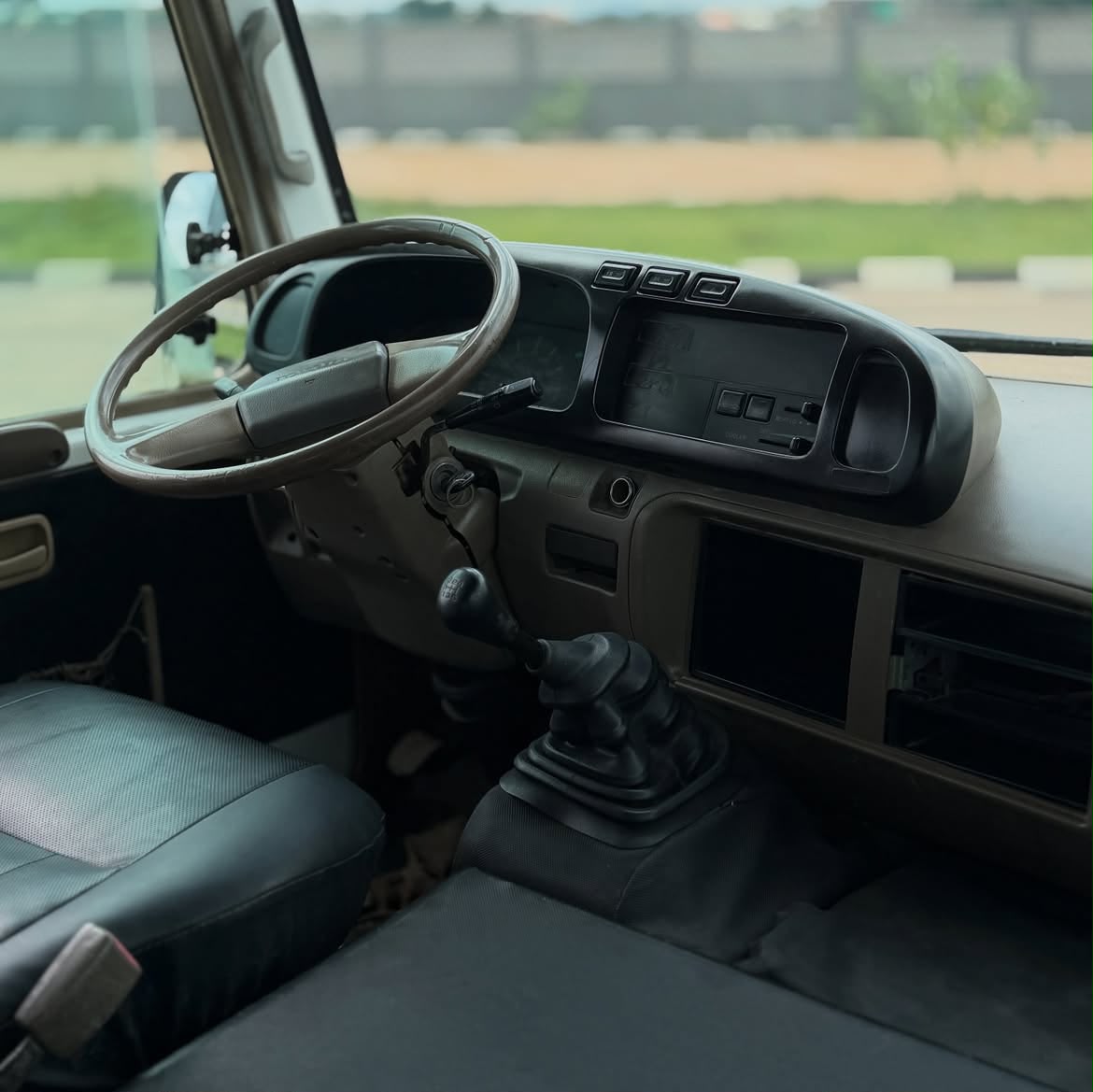 
								SUPER CLEAN REGISTERED TOYOTA COASTER 2012   25 seaters, manual transmission, 4 plugs engine   ORIGINAL DUTY 📃  PRICE: 38M   ABUJA DEAL   NATIONWIDE DELIVERY full									