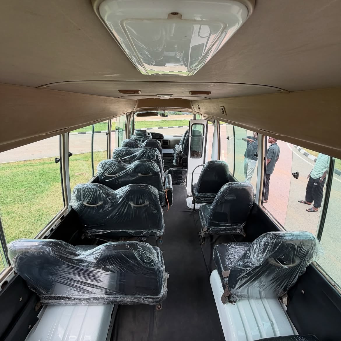 
								SUPER CLEAN REGISTERED TOYOTA COASTER 2012   25 seaters, manual transmission, 4 plugs engine   ORIGINAL DUTY 📃  PRICE: 38M   ABUJA DEAL   NATIONWIDE DELIVERY full									