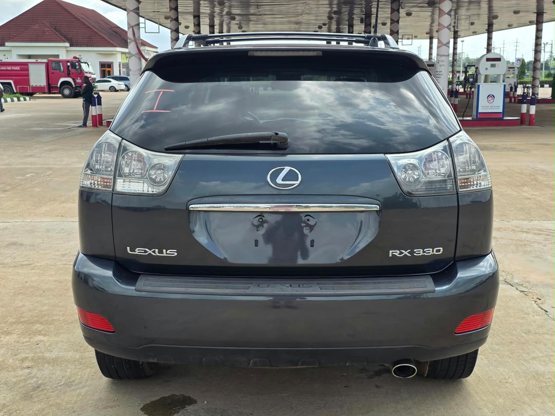 
								Extremely Clean newly arrived foreign used 2005 Lexus RX330 full option with absolutely nothing to fix with 100% accident free history going for just 12m only full									