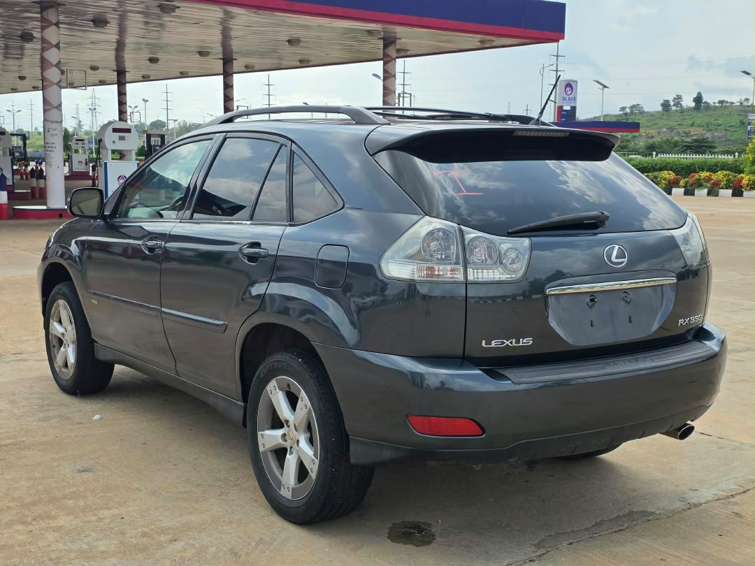 
								Extremely Clean newly arrived foreign used 2005 Lexus RX330 full option with absolutely nothing to fix with 100% accident free history going for just 12m only full									