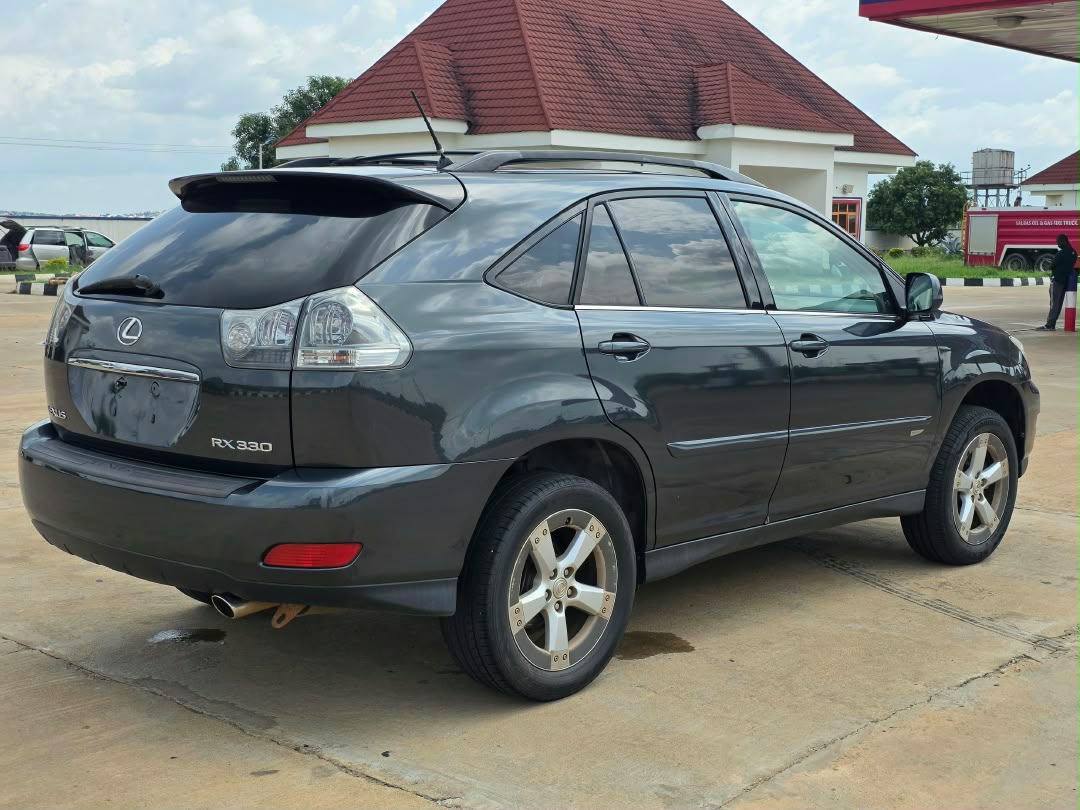 
								Extremely Clean newly arrived foreign used 2005 Lexus RX330 full option with absolutely nothing to fix with 100% accident free history going for just 12m only full									