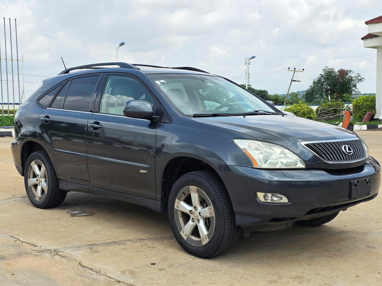
								Extremely Clean newly arrived foreign used 2005 Lexus RX330 full option with absolutely nothing to fix with 100% accident free history going for just 12m only full									