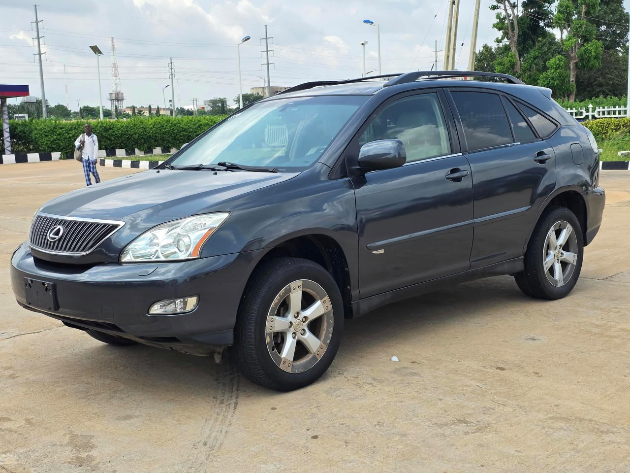 
								Extremely Clean newly arrived foreign used 2005 Lexus RX330 full option with absolutely nothing to fix with 100% accident free history going for just 12m only full									