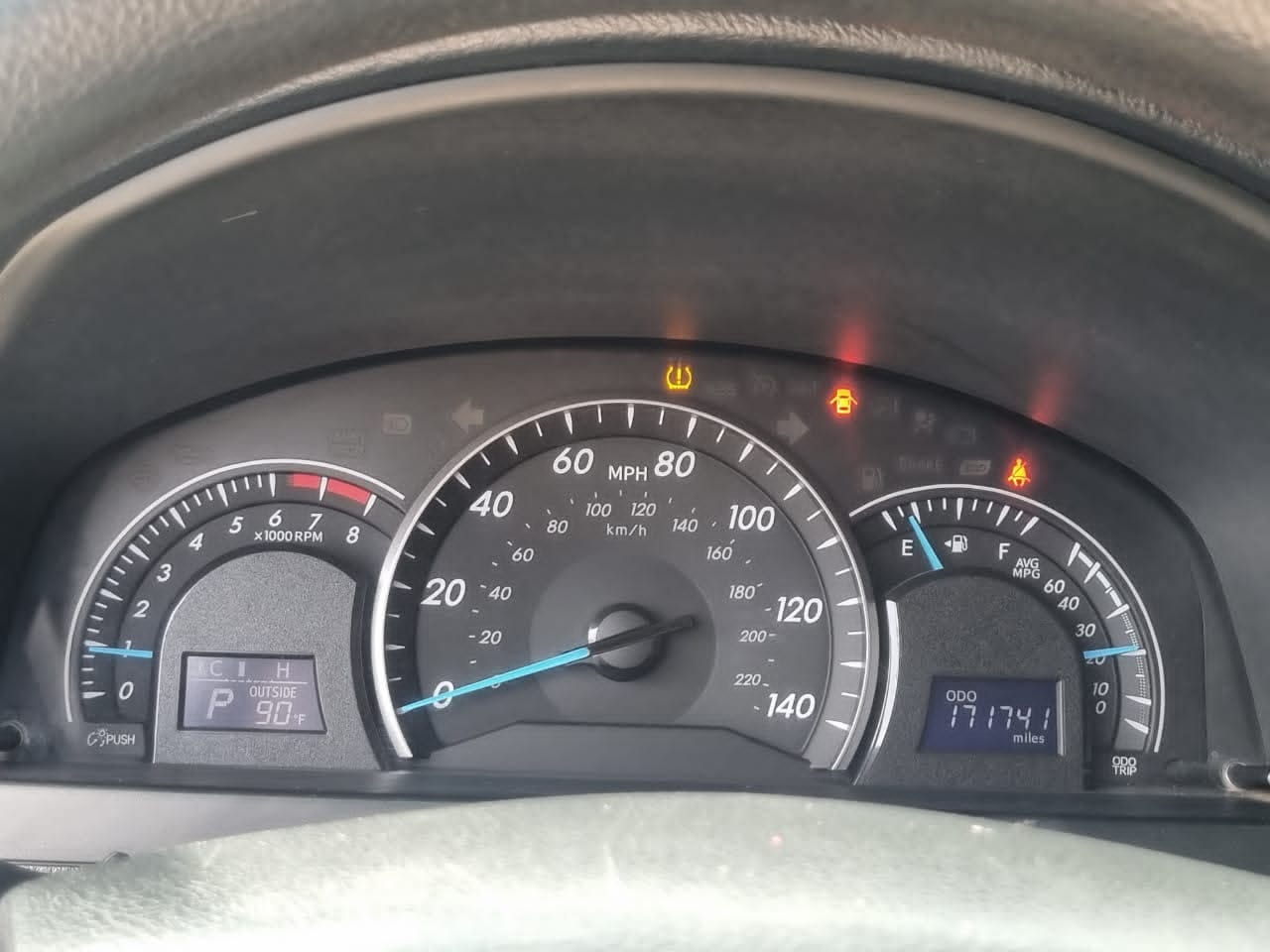
								NEATLY USED 2014 TOYOTA CAMRY LE V4 WITH PROPER DOCUMENTATION UNTAMPERED SYSTEM GOING FOR 9.5M ABUJA DEAL full									