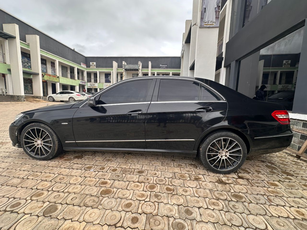 
								Distress Sale!!!  2010 Mercedes Benz E350 Special 4 Plugs Follow Come Factory Engine Untampered Engine & Gear  Factory Chilling AC Everything blessed  Complete buy and travel  Price: 5.5m  Settlement: TBD RUSH BEFORE YOU HEAR SOLD full									