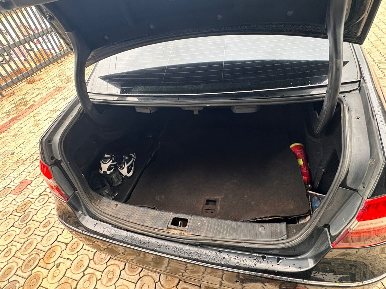 
								Distress Sale!!!  2010 Mercedes Benz E350 Special 4 Plugs Follow Come Factory Engine Untampered Engine & Gear  Factory Chilling AC Everything blessed  Complete buy and travel  Price: 5.5m  Settlement: TBD RUSH BEFORE YOU HEAR SOLD full									