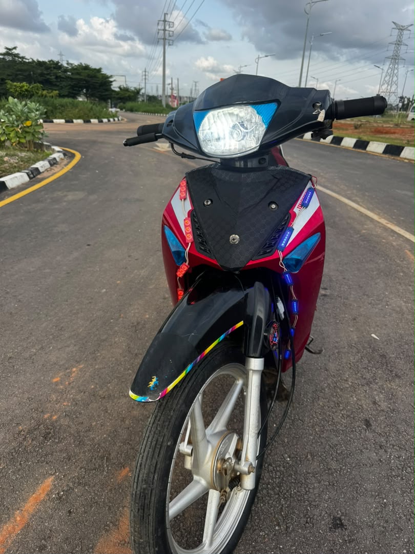 
								Giveaway Deal‼️‼️‼️ Neatly Used Haojue Bike (Rubber Rubber) going for just 650k with only 50k sambo with me Lugbe Abuja📍 ZERO CHAIN DEAL full									