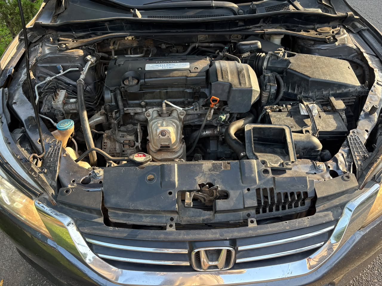 
								Distress Sale Honda Accord EXL Touring 2014 model v4 with double screen, keyless entry, sun roof and other features going for 9.2m Abuja full									