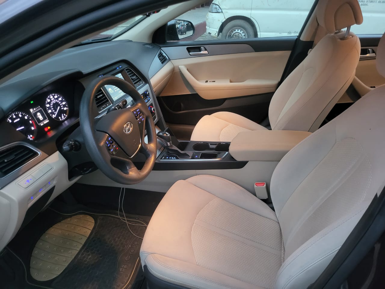 
								GOOD DEAL BELGIUM GRADE FEW MONTHS USED HYUNDAI SONATA FIRST BODY WITH UNTEMPERD ENGINE AND GEAR FACTORY FITTED AC COMPLETE BUY AND DRIVE EVERYTHING IS INTACT LOCATION ABUJA PRICE 9M OWNER NEEDS MONEY URGENTLY full									