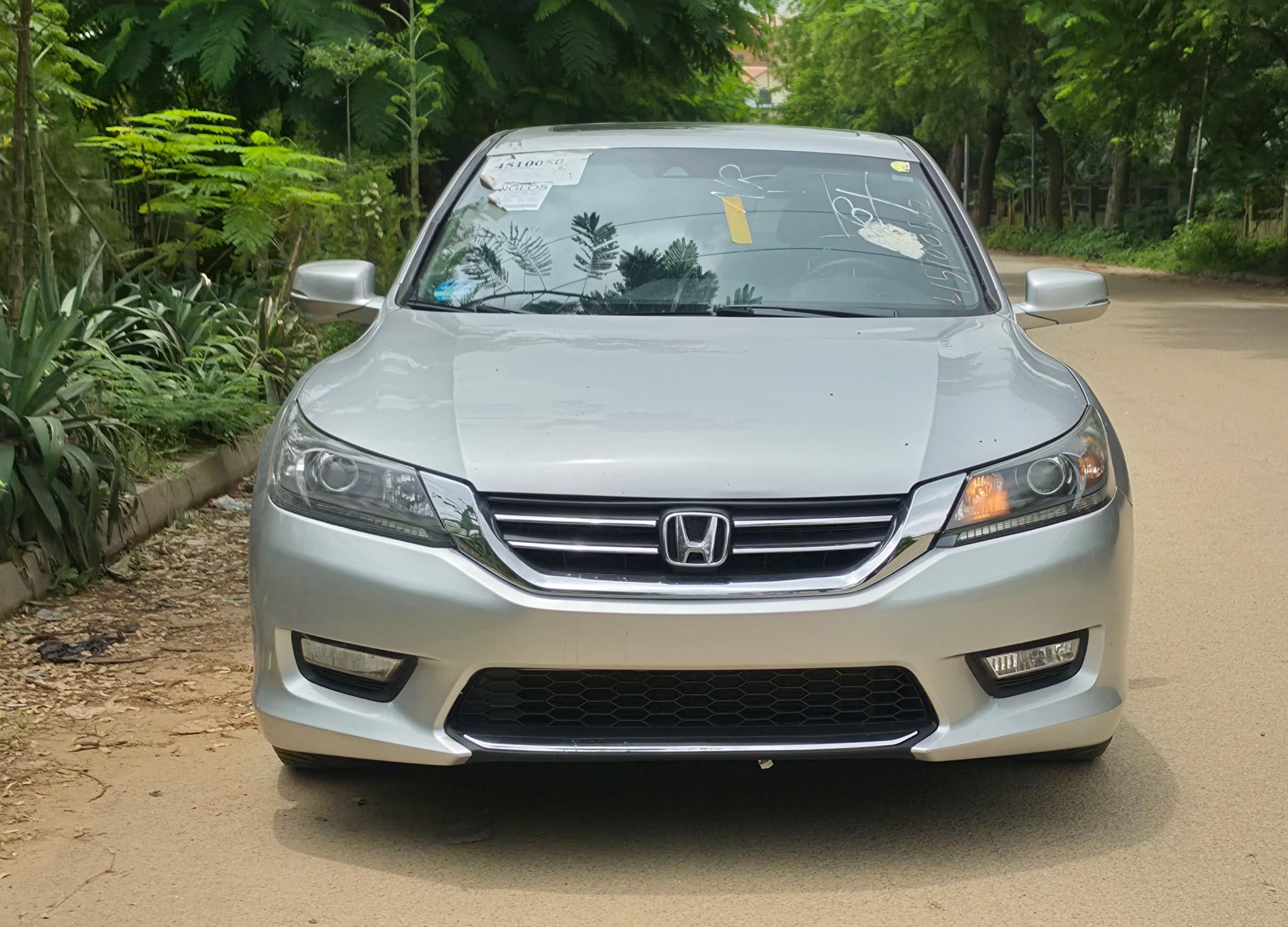 
								Sept Distress: Extremely clean Foreign used 2014 Honda Accord EXL fullest option with mint exterior nd interior Accident Free. going for just 13m only full									