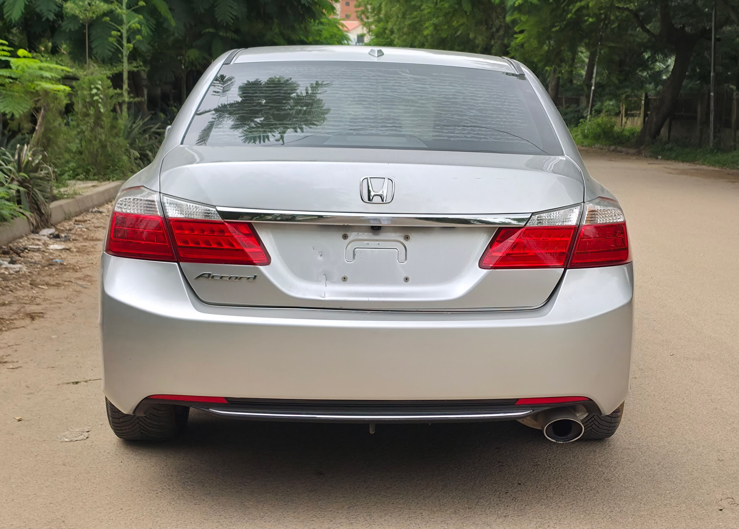 
								Sept Distress: Extremely clean Foreign used 2014 Honda Accord EXL fullest option with mint exterior nd interior Accident Free. going for just 13m only full									