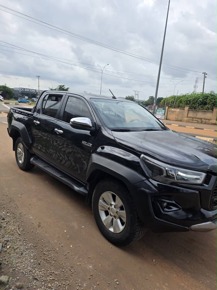 
								Distress Alert few months use Belgium standard Extremely sharp  Toyota Hilux 2018 model with untampered engine and gear Ac chilling well Original 2025 custom duty Automatic transmission  👉37m to owner  Buyer settle 1m Location ABUJA  Owner house full									