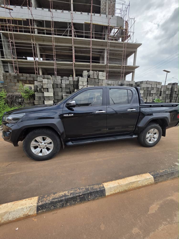 
								Distress Alert few months use Belgium standard Extremely sharp  Toyota Hilux 2018 model with untampered engine and gear Ac chilling well Original 2025 custom duty Automatic transmission  👉37m to owner  Buyer settle 1m Location ABUJA  Owner house full									