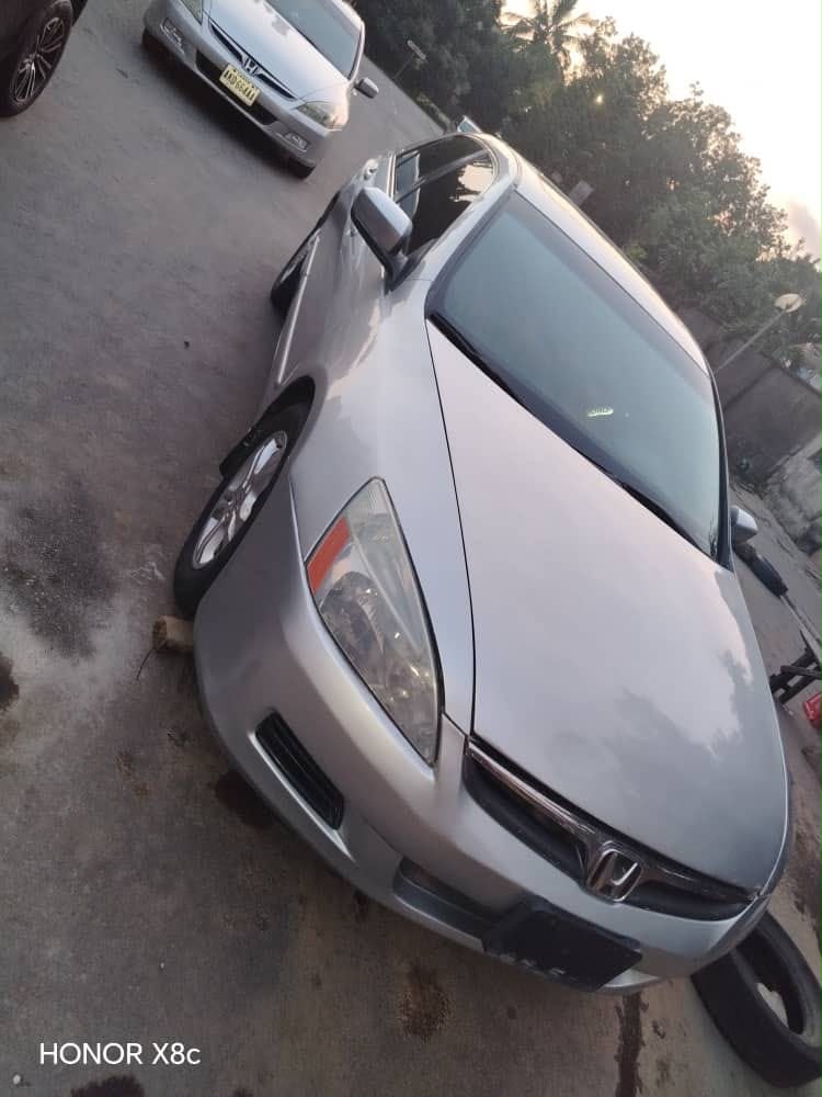 
								Very clean Honda accord dc is available price 3.8 million location Maitama Abuja full									