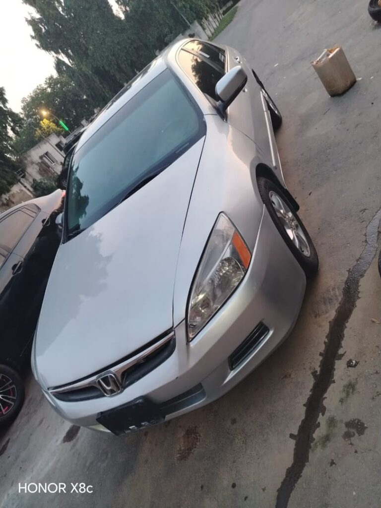 Very clean Honda accord dc is available price 3.8 million location Maitama Abuja