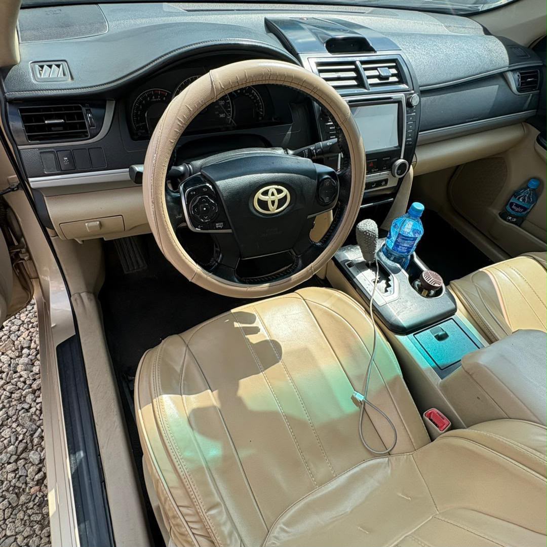 
								Distress deal 2013 Camry LE 4plugs with ac chilling  good condition complete document for 6.8m  Abuja jb full									